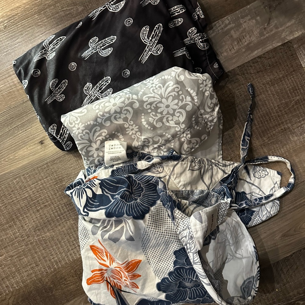 Set of nursing covers